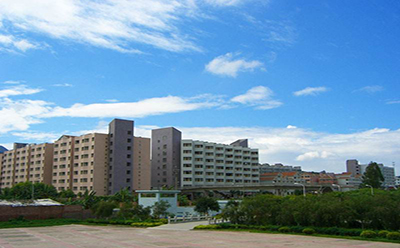 蓝天下的院校 蓝天下的院校