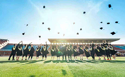 毕业的学生们 毕业的学生们