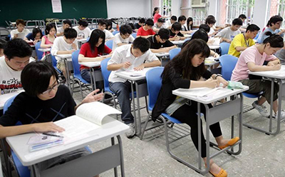 人和桌子 人和桌子