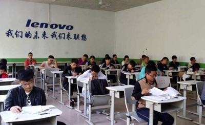 单招考生在考试 单招考生在考试